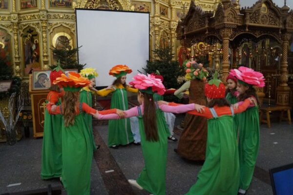 Цветок из Райского сада и туники для 2-х ангелочков