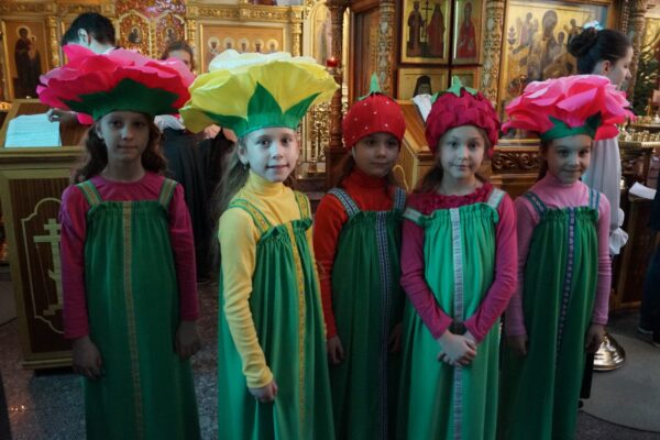 Цветок из Райского сада и туники для 2-х ангелочков